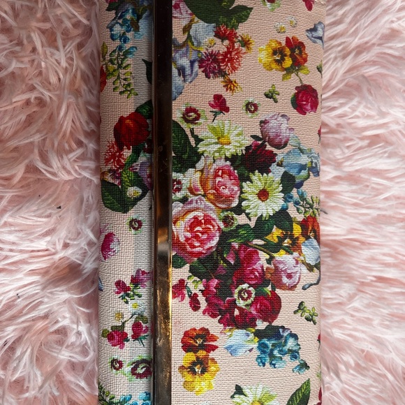 WAllet - Picture 1 of 7